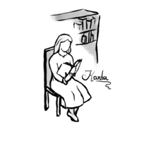 Eine Person mit hellem Haar bis mindestens etwas mehr als Schulter, einem Kleid, Beinen, einem schweren Buch in den Armen zum Lesen aufgeklappt auf einem Stuhl. Im Hintergrund ein Bücherregal.